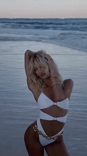 Candice Swanepoel Hot Nude Leaked Photo #76