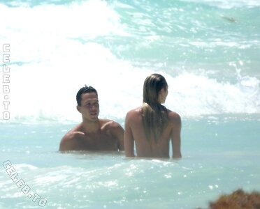 Candice Swanepoel photo