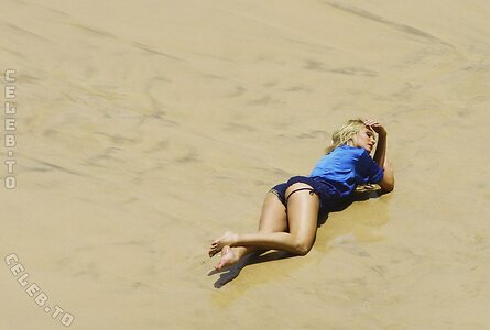 Candice Swanepoel photo