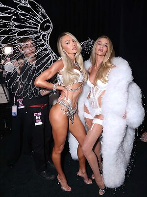 Candice Swanepoel leaked photo #959