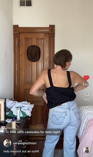 Cara Leigh Clinton leaked photo #3