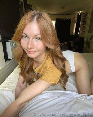 Carebearcarli leaked photo #5