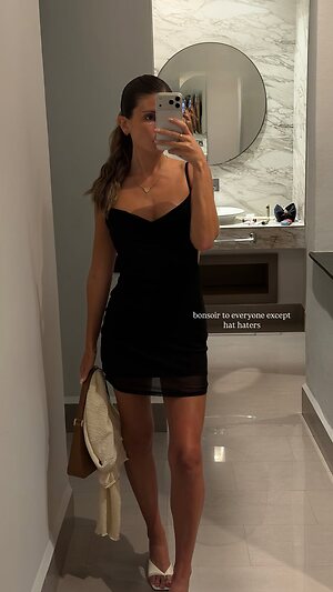 Carla Bezanson leaked photo #23