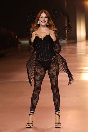 Carla Bruni leaked photo #5