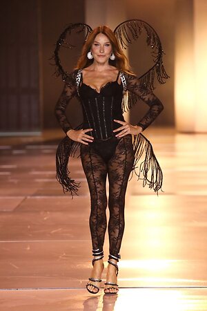 Carla Bruni leaked photo #6