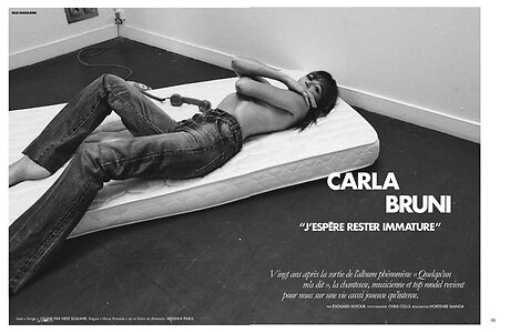 Carla Bruni leaked photo #11