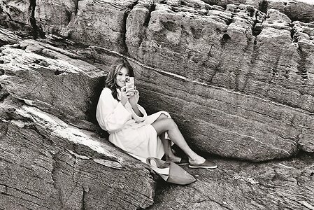 Carla Bruni leaked photo #23
