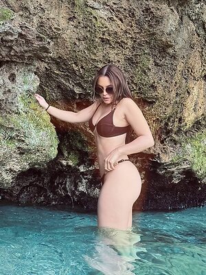 Carla Diaz leaked photo #24
