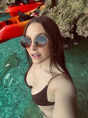 Carla Diaz leaked photo #26