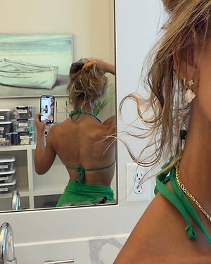 Carla Outes leaked photo #18