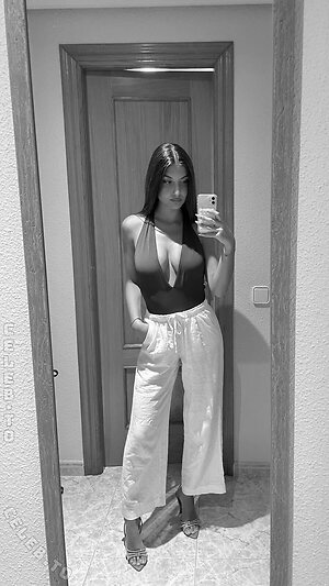 Carlota Valiente Nude Leaked Photo #14