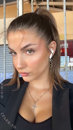 Carlota Valiente Nude Leaked Photo #22