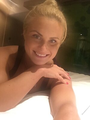 Carly Booth Nude Leaked Photo #6