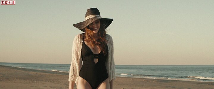 Carly Chaikin leaked photo #28