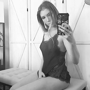 Carly_Estelle leaked photo #9