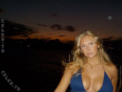 carly.hro Nude Leaked Photo #2