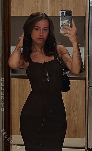 Carlyhymz Nude Leaked Photo #7