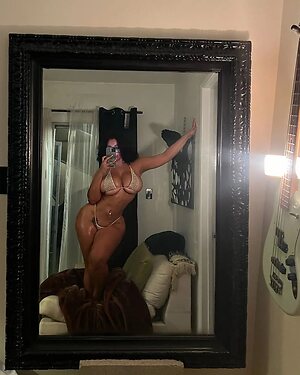 Carmela habibi leaked photo #17