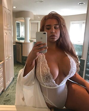 Carmela habibi leaked photo #27