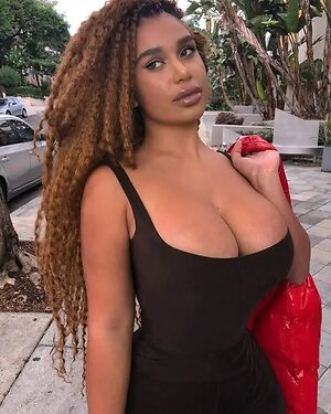 Carmela habibi