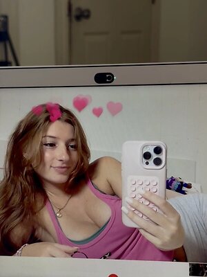 Carmela leaked photo #3