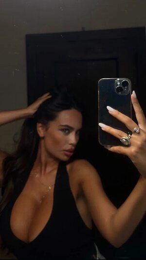 carmelalongo_ Nude Leaked Photo #3