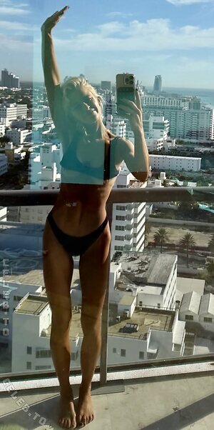 Caro Daur Nude Leaked Photo #19