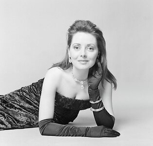 Carol Vorderman leaked photo #46