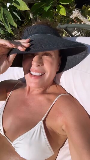 Carolina Ferraz leaked photo #3