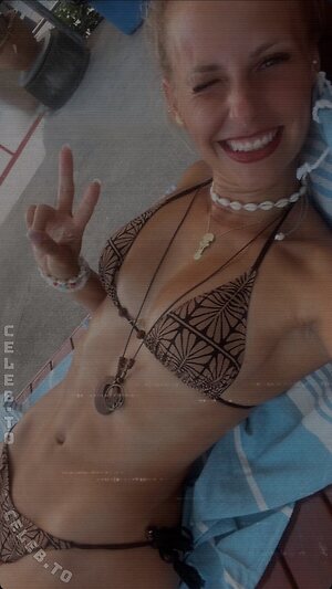 Carolina Peukmann Nude Leaked Photo #11