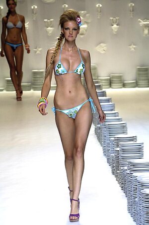 Caroline Trentini leaked photo #40