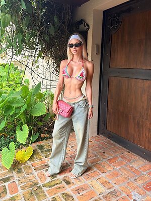 Caroline Wick leaked photo #40
