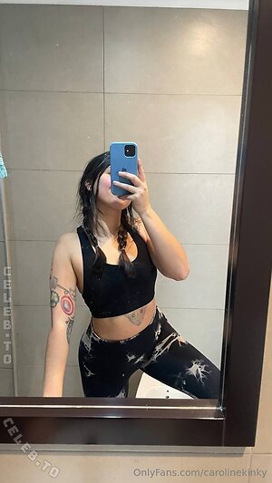 carolinekinky Nude Leaked Photo #4