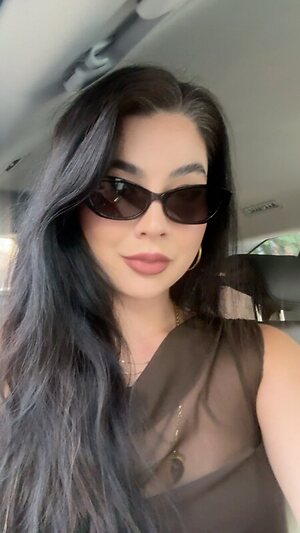 CarolineKwan leaked photo #2