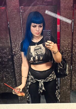 Carrie Sleutskaya leaked photo #8
