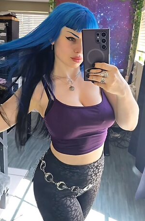 Carrie Sleutskaya leaked photo #17
