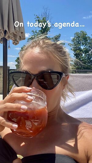 Carrie Underwood Hot