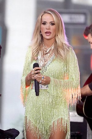 Carrie Underwood Nude Leaked Photo #16