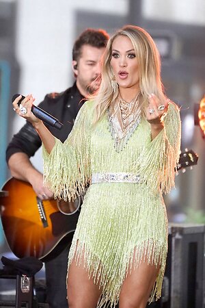 Carrie Underwood Nude Leaked Photo #17