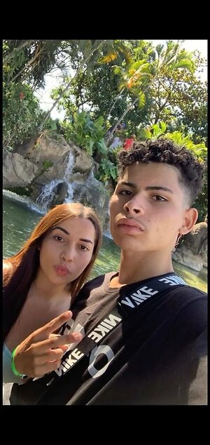 CASAIS VAZADOS