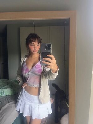 Cassandra Nude Leaked Photo #11