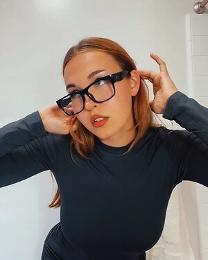Cassie Claire leaked photo #19