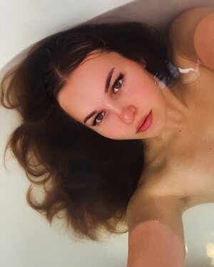 Cassie Claire Nude Leaked Photo #24
