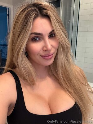 Cassie Lee