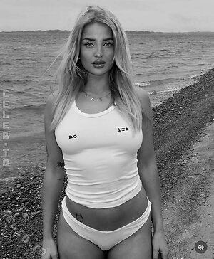 Cassy Cassau Nude Leaked Photo #7