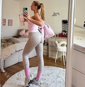 Cassy Cassau Nude Photos