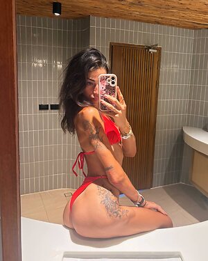 Cat Lee Nude Leaked Photo #3