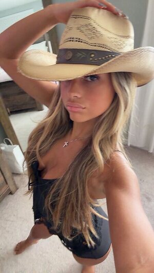 Cat Pisciotta leaked photo #49