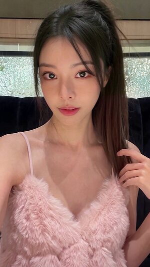 cathrynli leaked photo #23