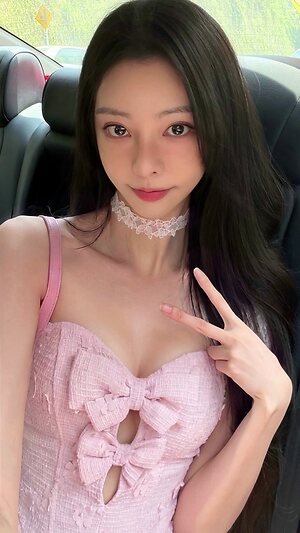 cathrynli leaked photo #24